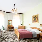 Europa 3*