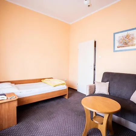 欧罗巴酒店 3* 耶莱尼亚古拉